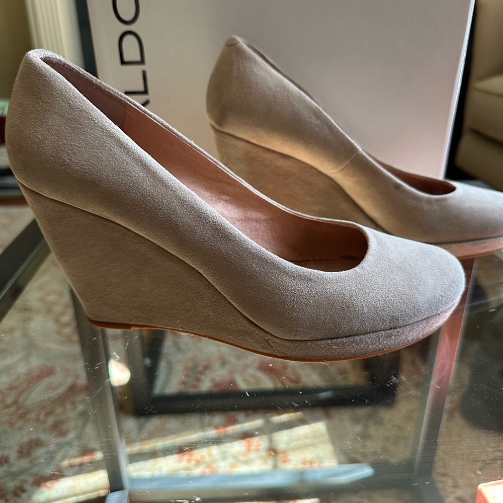 Aldo Women's Tan Suede Shoes